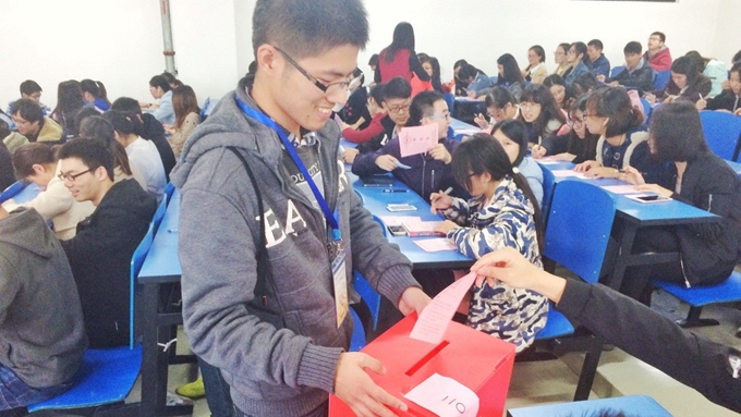 伟德victor1946顺利举行第116选区人大代表选举